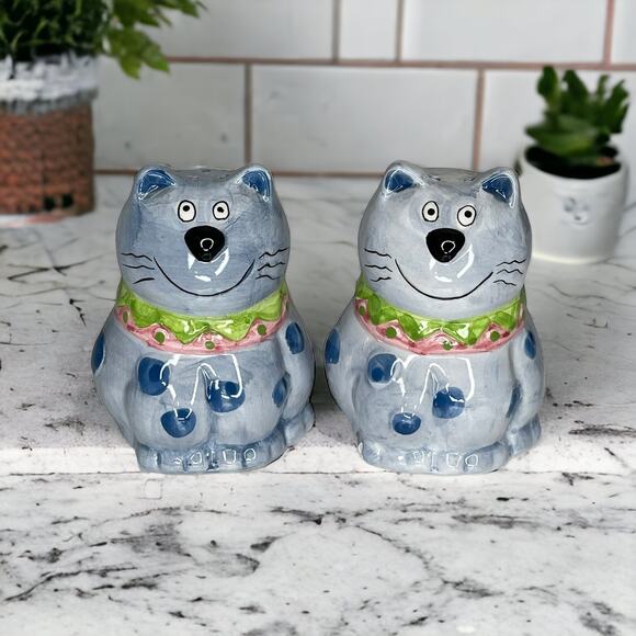 Vintage Cat Salt and Pepper Shakers Set - Picture 2 of 11